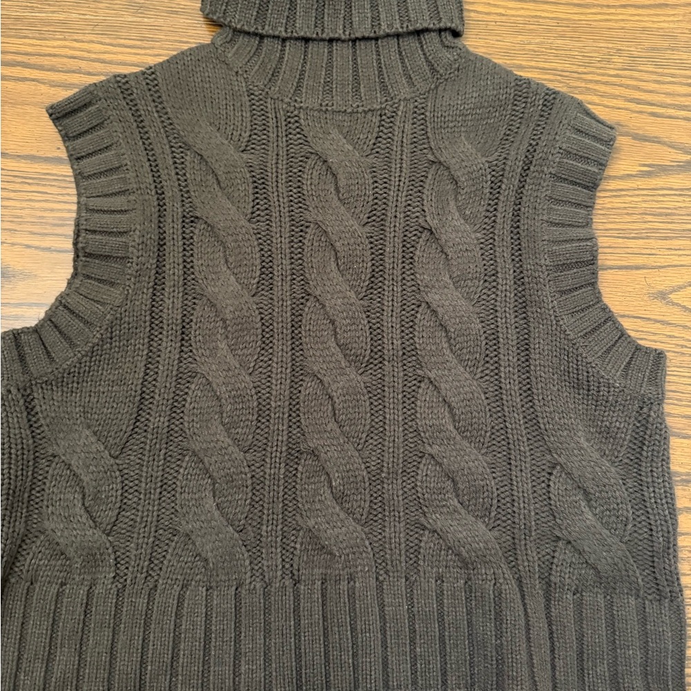 H&M Brown Turtleneck Cable Knit Sweater